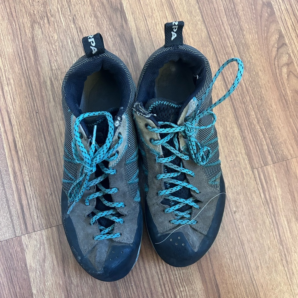 Scarpa approach shoes